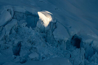 Map image for &#039;Glaciers, last call&#039; from the Art x Climate Gallery